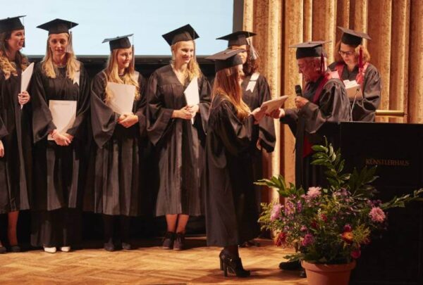 کالج زبان رومانیایی