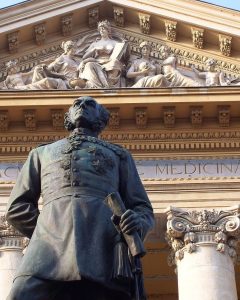 دانشگاه کارول داویلا بخارست